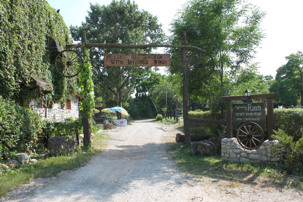 Agriturismo Al Ranch Castello dʼAviano Exterior foto